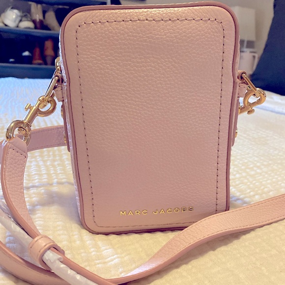 Marc Jacobs North South Leather Crossbody Bag in Peach Whip with gold hardware - Picture 2 of 5